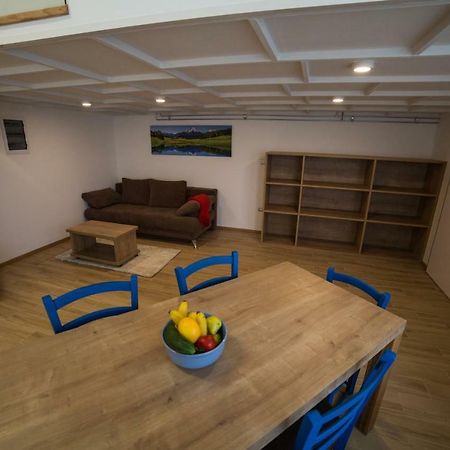 Apartment Emonca Ljubljana Exteriör bild